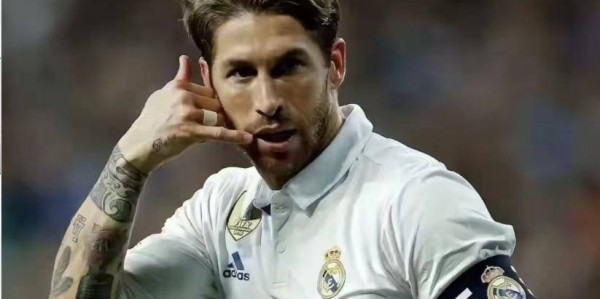 安切洛蒂执教过的无敌阵容！5位金球奖巨星齐聚，这套球队到底有多强？