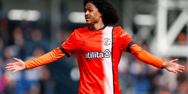 示好归化国足无果！25岁曼联旧将将代表14万小国出战 有望参加世界杯