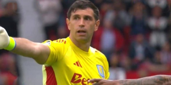 价值一亿的进球裁判可吹可不吹曼联自己不懂比赛该赢不该赢？