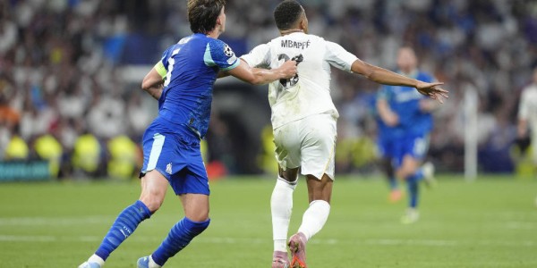 赫伊森庆祝皇马5球大胜：以这样的方式取胜，让我们继续前行！