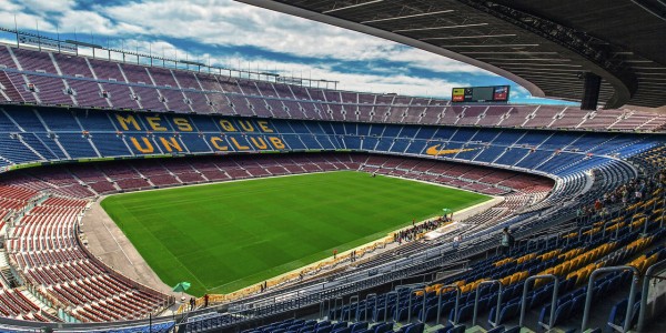 世体：未来几天是回归诺坎普关键，巴萨已获得看台和南球门区许可