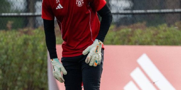 阿莫林满意曼联集训水平！奥纳纳担心失去首发拼命训练，利马复出日期初定