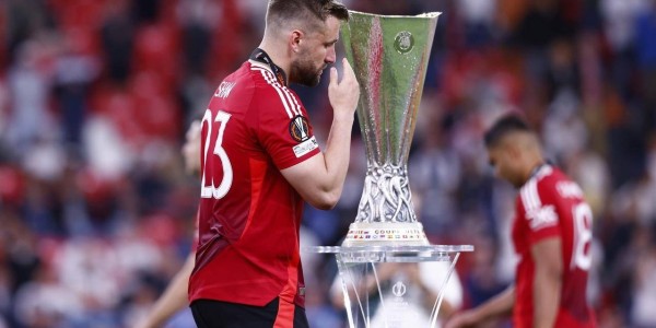 热刺官方通知, 5月23日举行欧联夺冠游行, 曼联损失惨重达1.5亿英镑！